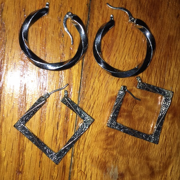 8 piece Black Earrings Necklace Bracelet Lot - Picture 4 of 6